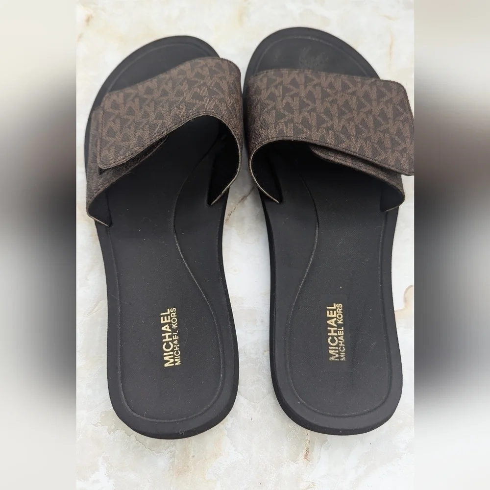 Michael Kors MK Signature Logo Print Wade Slide, Brown Sz 10 M